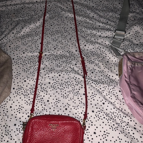 ❤️PRADA BAGS❤️ - Picture 3 of 16